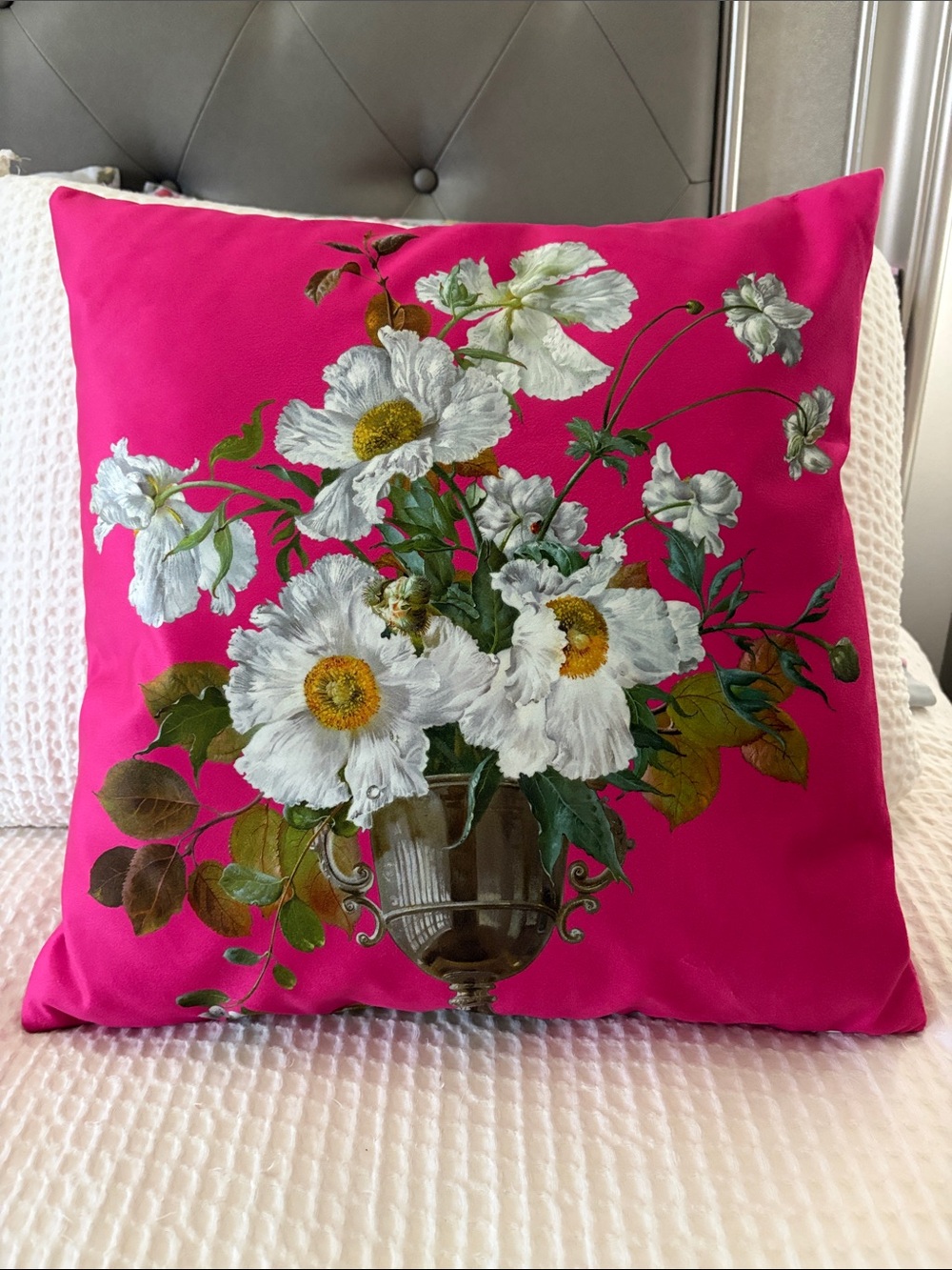 Decorative pillow cover like new condition